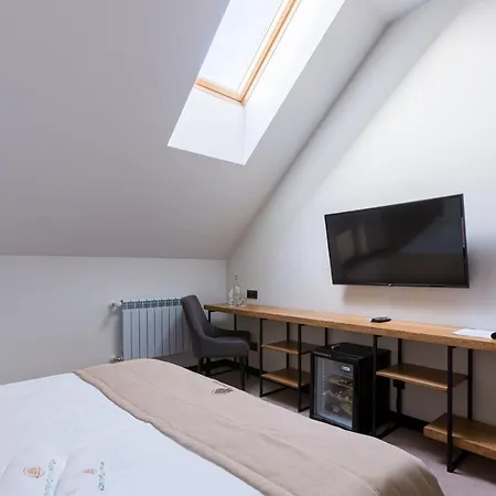 святий шарбель