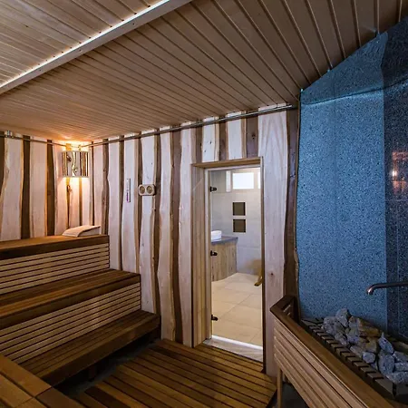 Курортный комплекс святий шарбель 5*